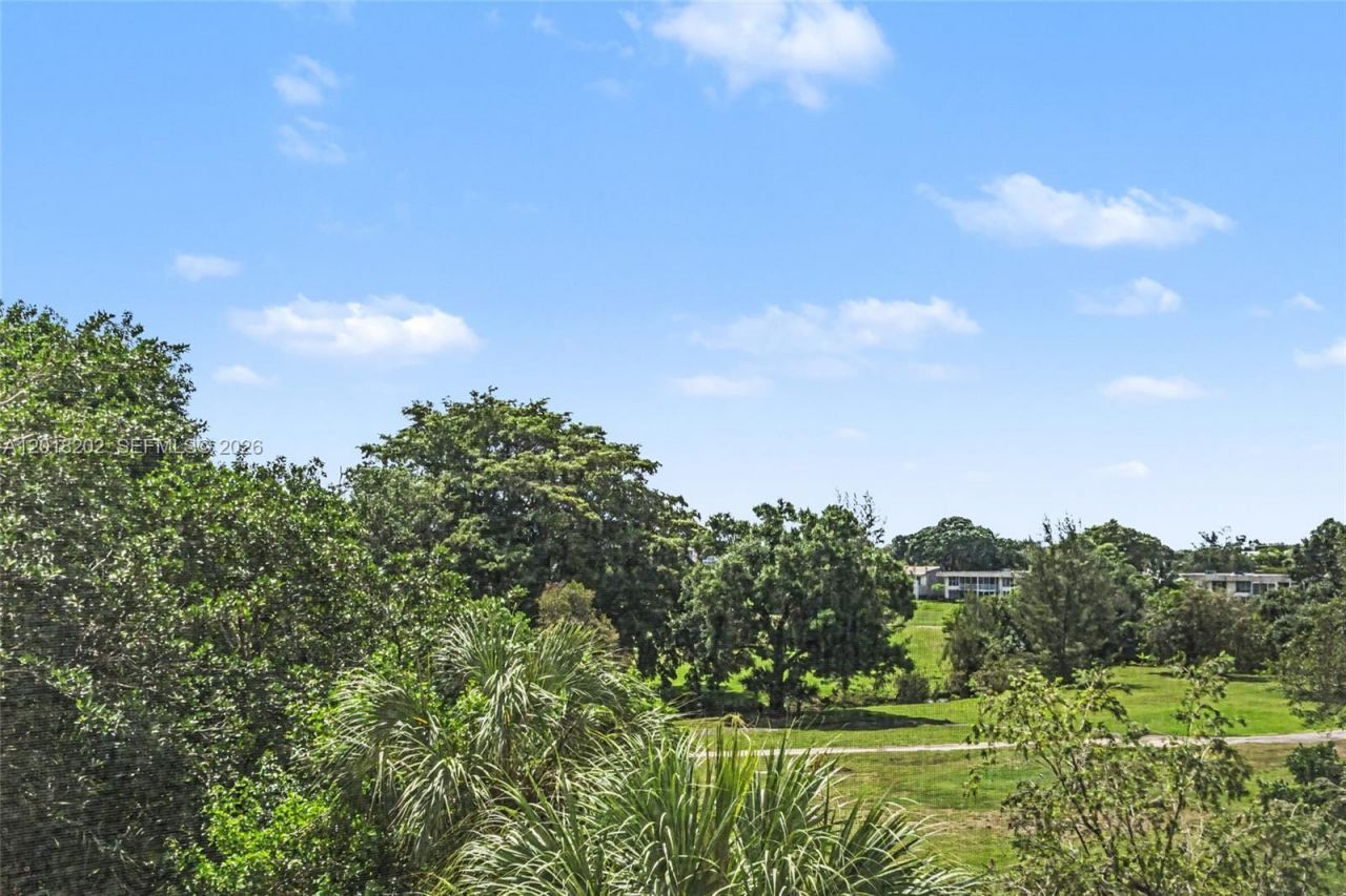 3250 N Palm Aire Dr , Unit 406, Pompano Beach, FL 33069 Photo