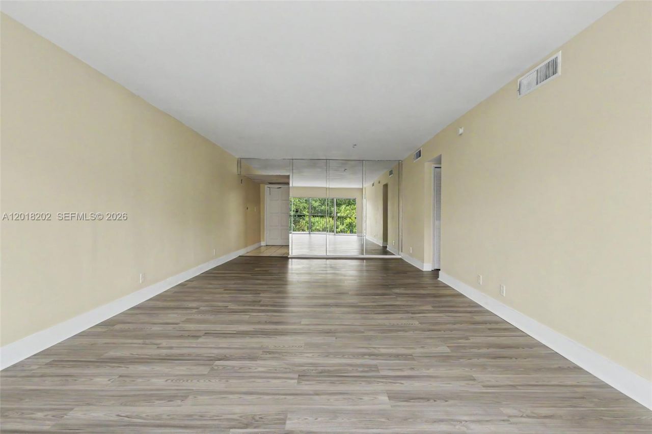 3250 N Palm Aire Dr , Unit 406, Pompano Beach, FL 33069 Photo