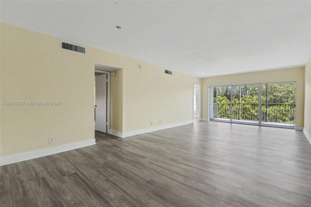 3250 N Palm Aire Dr , Unit 406, Pompano Beach, FL 33069 Photo
