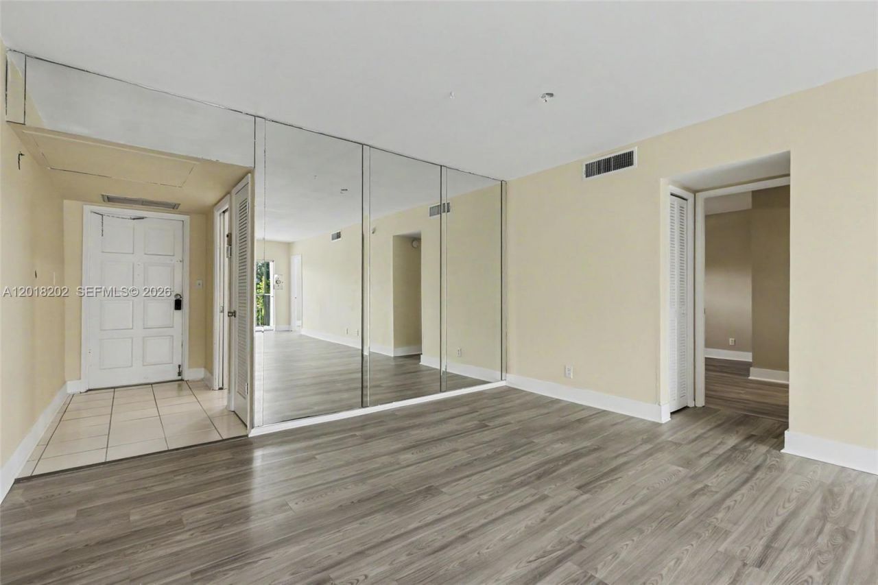 3250 N Palm Aire Dr , Unit 406, Pompano Beach, FL 33069 Photo