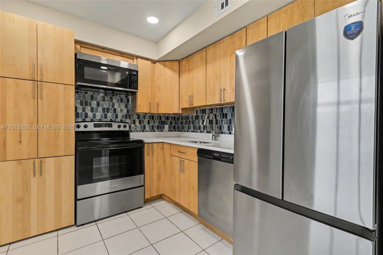 3250 N Palm Aire Dr , Unit 406, Pompano Beach, FL 33069 Photo