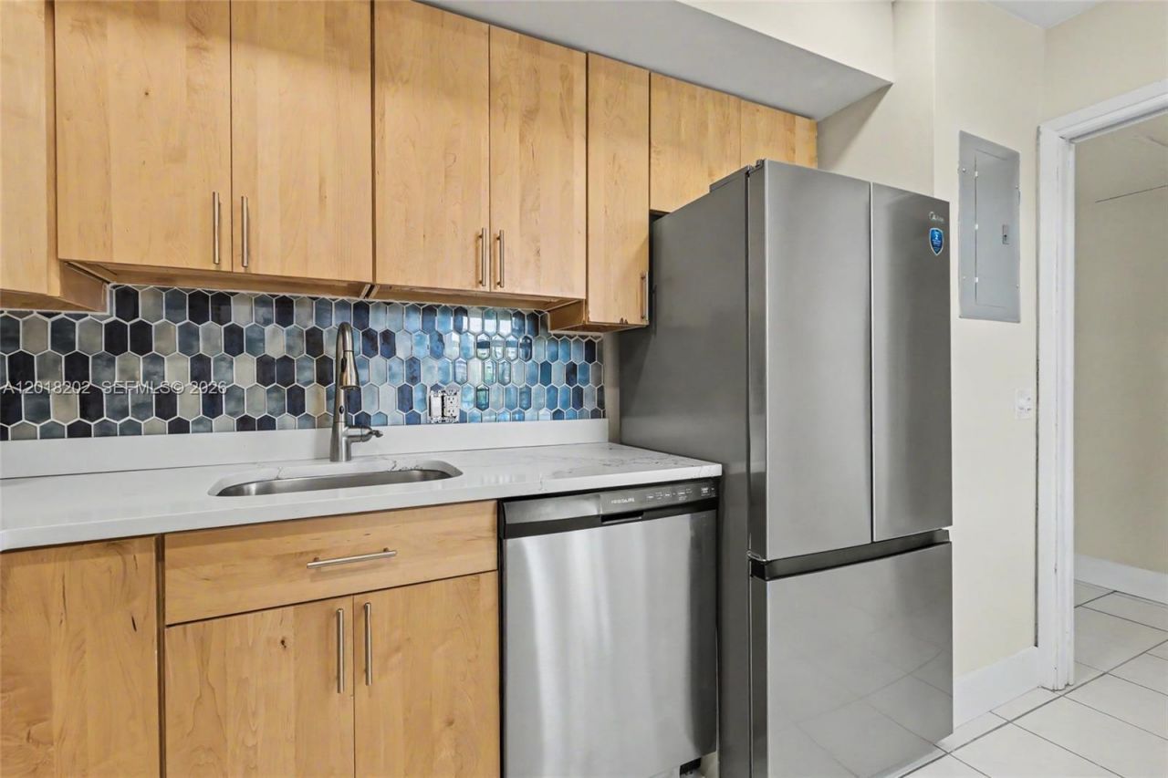 3250 N Palm Aire Dr , Unit 406, Pompano Beach, FL 33069 Photo