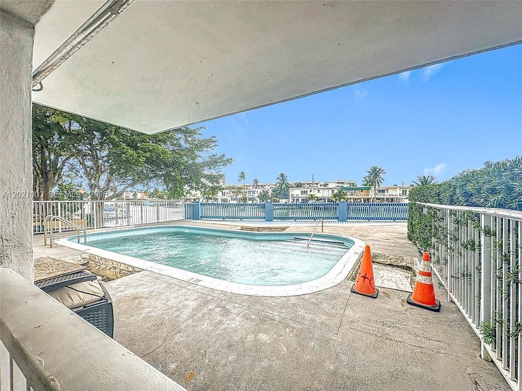 7133 Bay Dr, Unit 705, Miami Beach, FL 33141 Photo