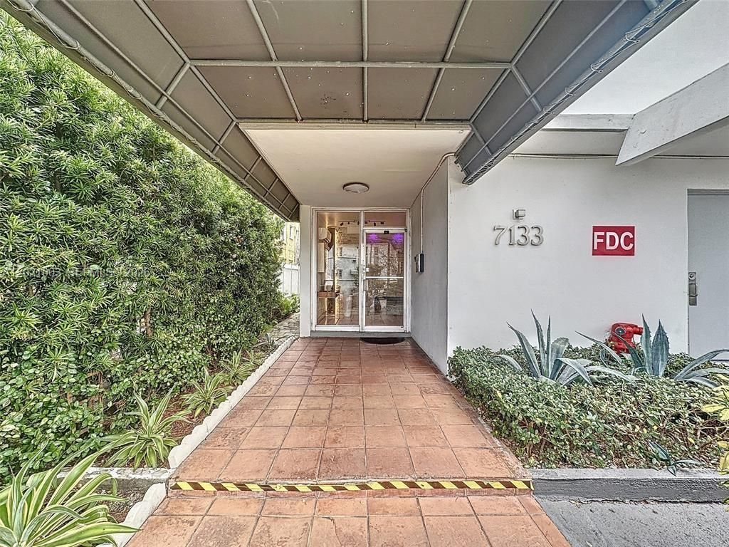 7133 Bay Dr, Unit 705, Miami Beach, FL 33141 Photo
