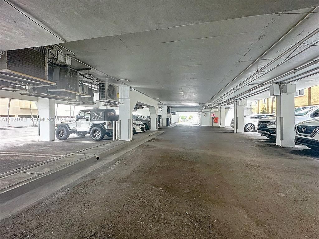 7133 Bay Dr, Unit 705, Miami Beach, FL 33141 Photo