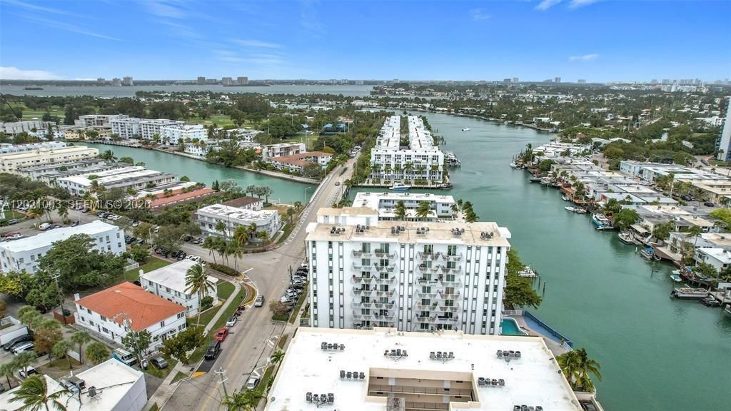 7133 Bay Dr, Unit 705, Miami Beach, FL 33141 Photo