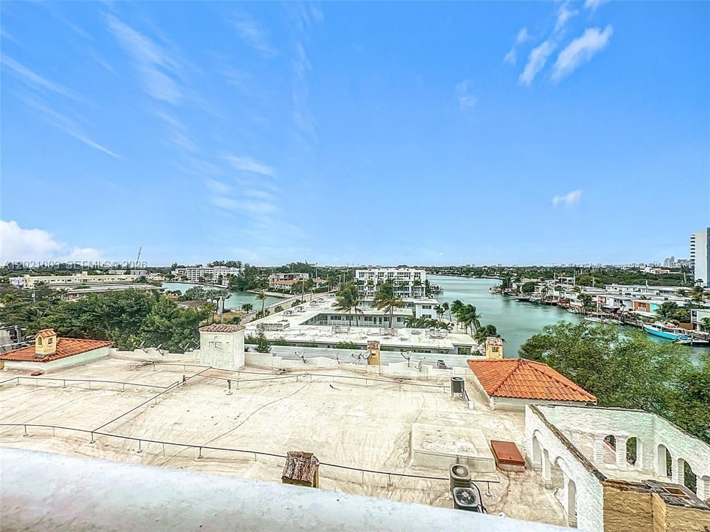 7133 Bay Dr, Unit 705, Miami Beach, FL 33141 Photo