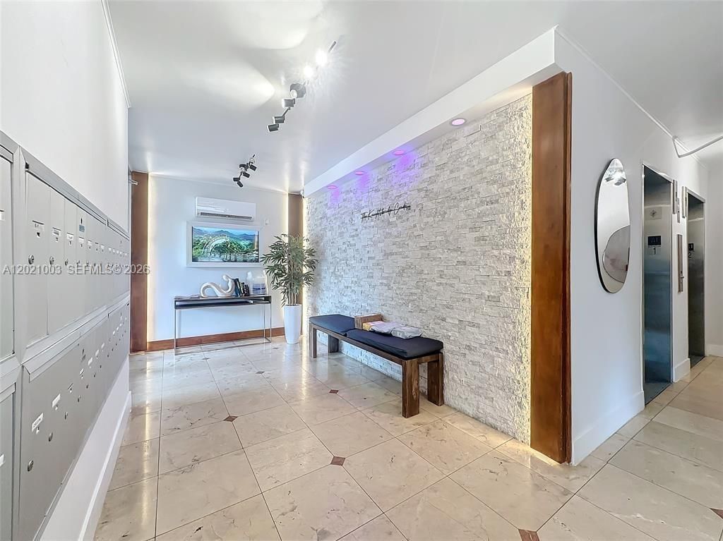 7133 Bay Dr, Unit 705, Miami Beach, FL 33141 Photo