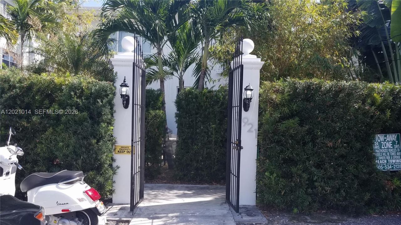 3921 N Meridian Ave , Unit 4D, Miami Beach, FL 33140 Photo