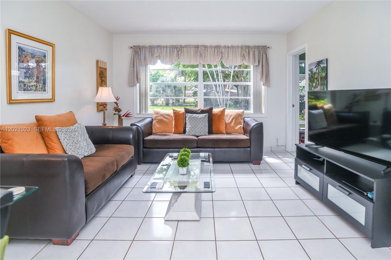 5100 NW 35th St , Unit 107, Lauderdale Lakes, FL 33319 Photo