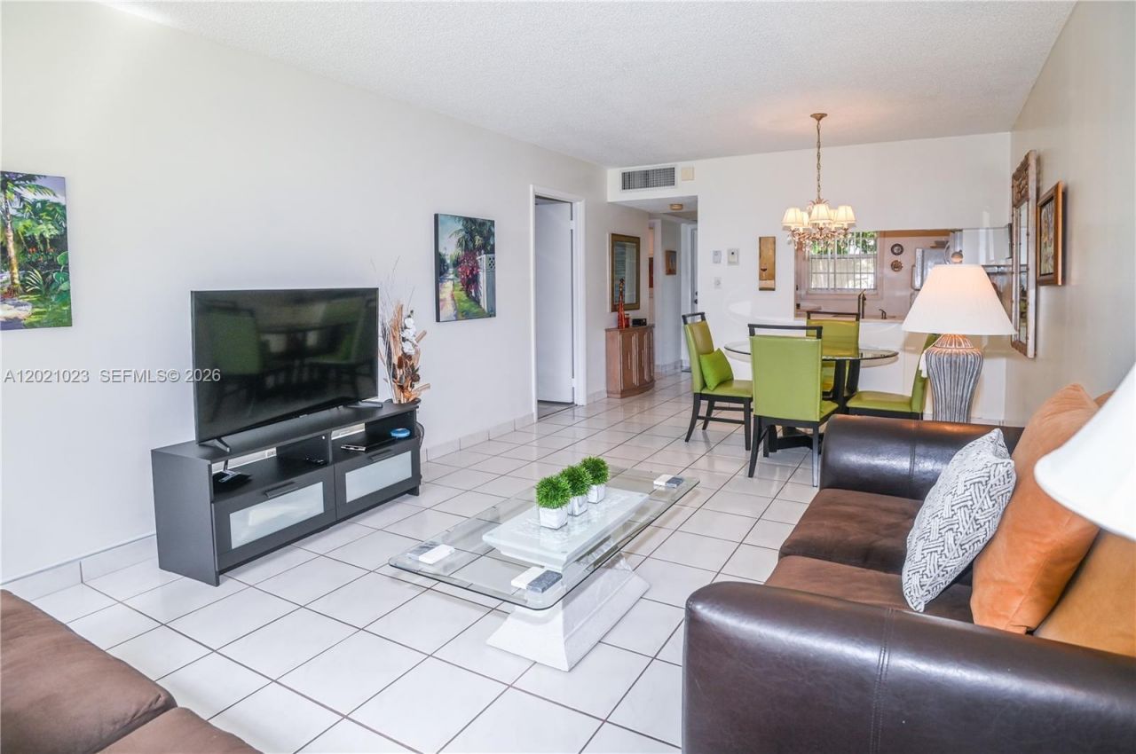 5100 NW 35th St , Unit 107, Lauderdale Lakes, FL 33319 Photo