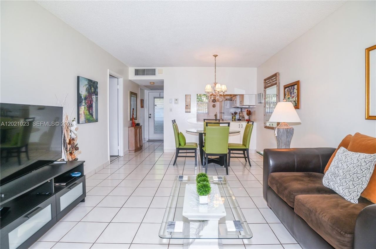 5100 NW 35th St , Unit 107, Lauderdale Lakes, FL 33319 Photo