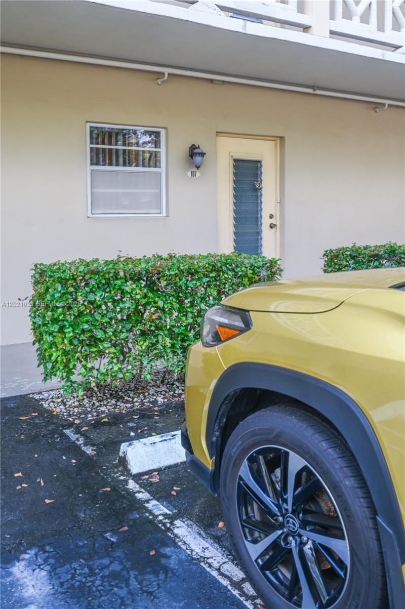 5100 NW 35th St , Unit 107, Lauderdale Lakes, FL 33319 Photo