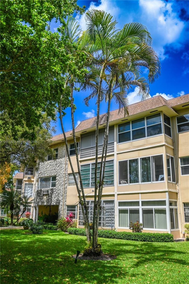 5100 NW 35th St , Unit 107, Lauderdale Lakes, FL 33319 Photo