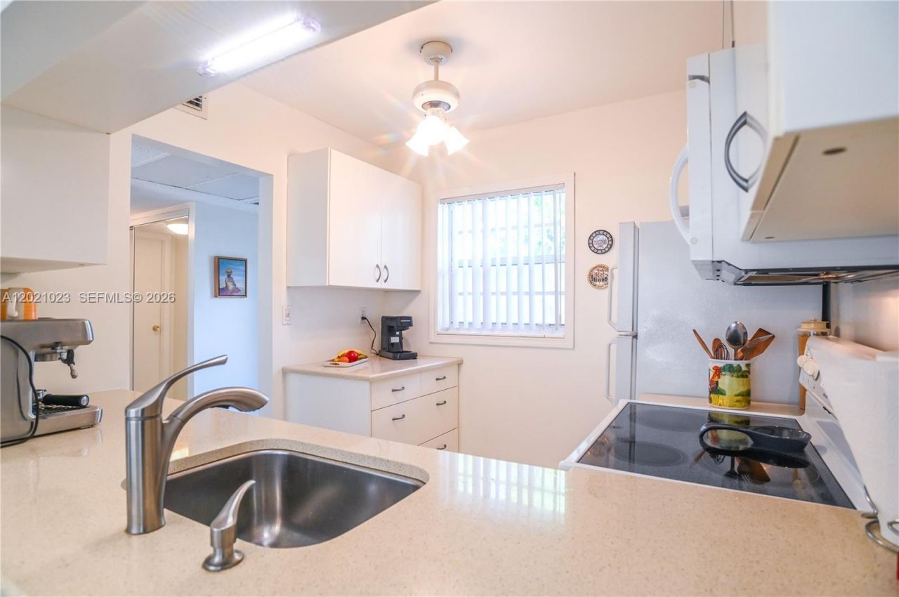 5100 NW 35th St , Unit 107, Lauderdale Lakes, FL 33319 Photo