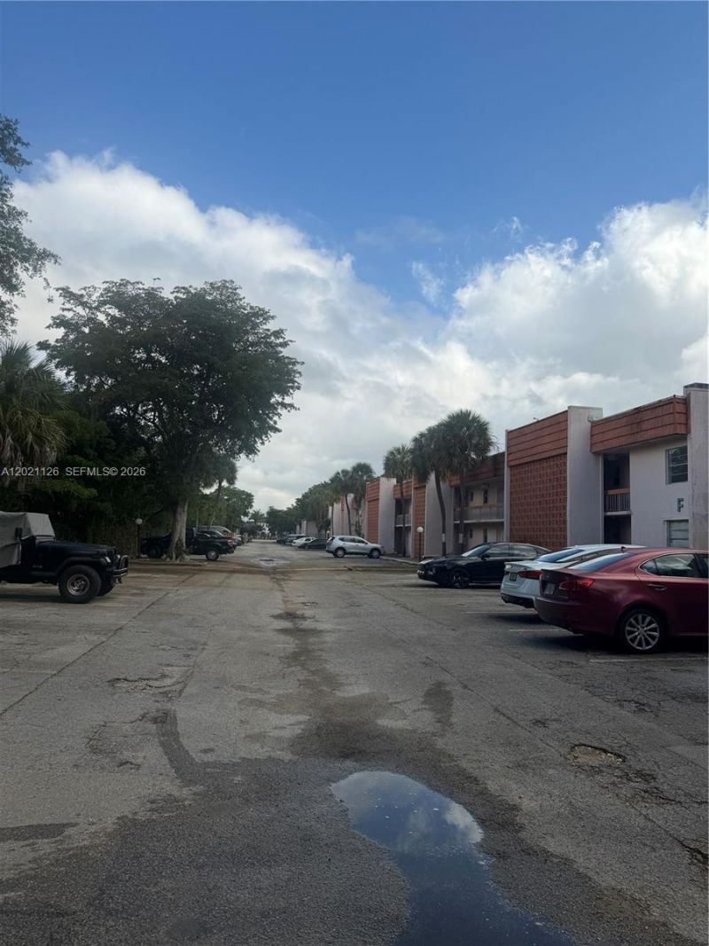 7610 Stirling Rd , Unit 205G, Davie, FL 33024 Photo