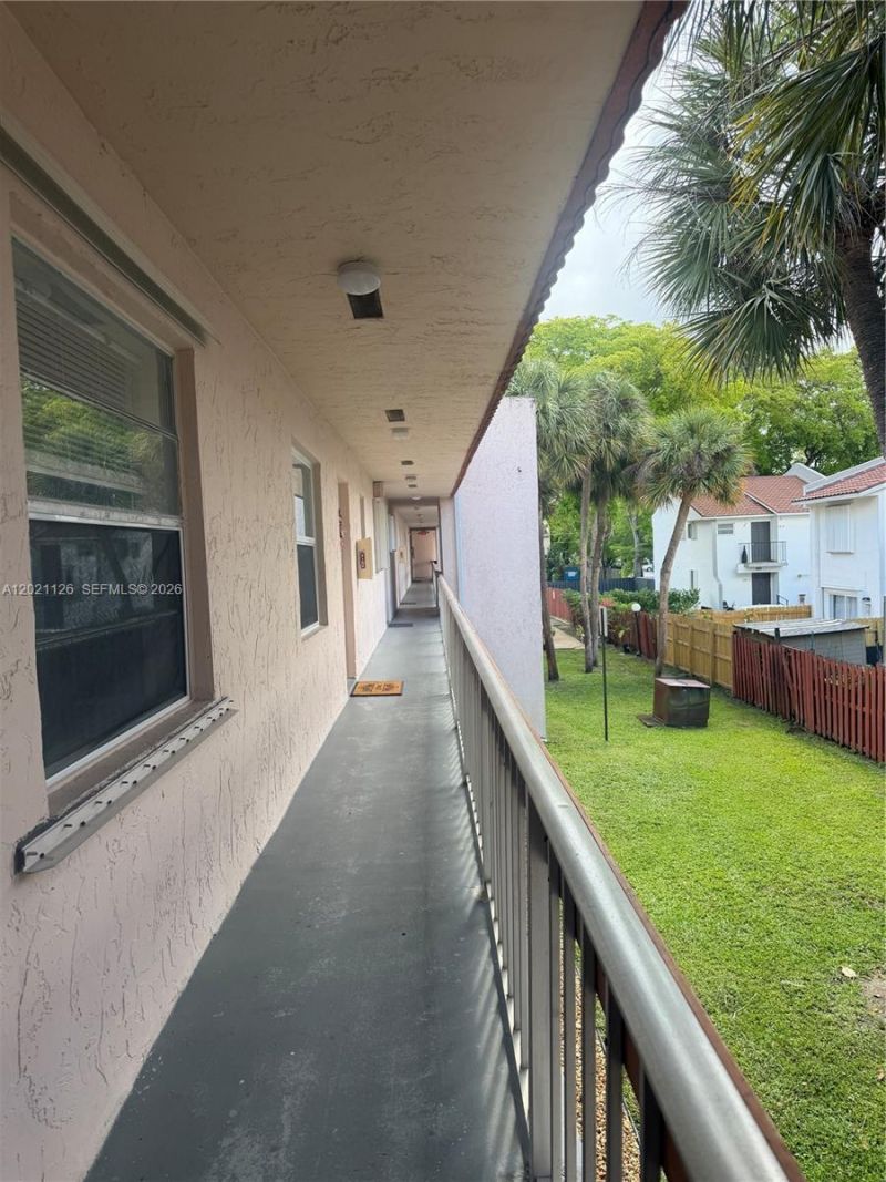 7610 Stirling Rd , Unit 205G, Davie, FL 33024 Photo