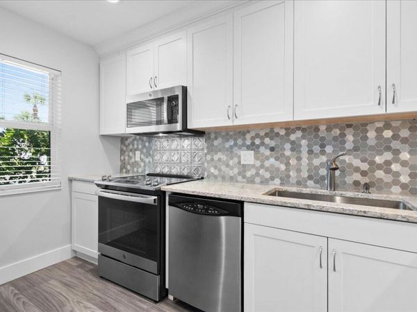 178 Lake Susan Lane, West Palm Beach, FL 33411