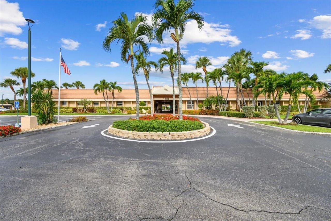 178 Lake Susan Lane, West Palm Beach, FL 33411 Photo