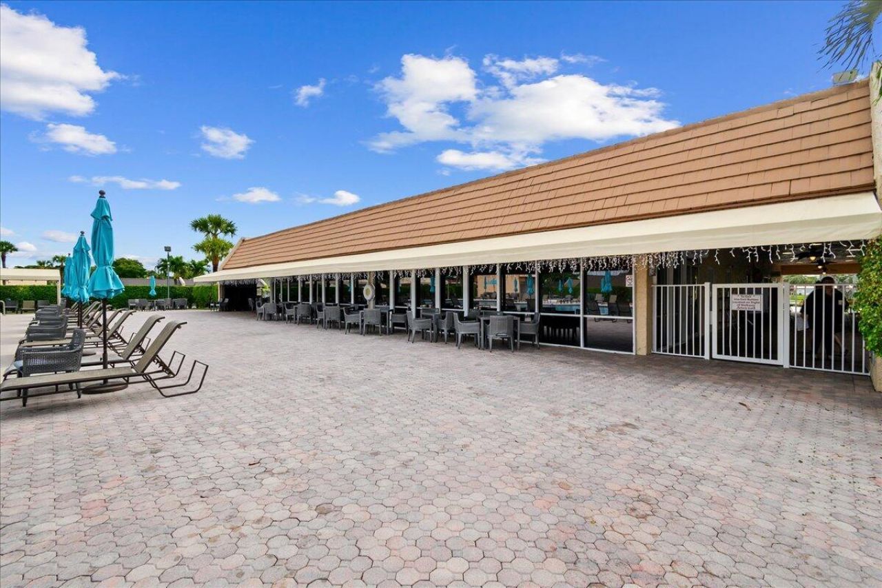 178 Lake Susan Lane, West Palm Beach, FL 33411 Photo