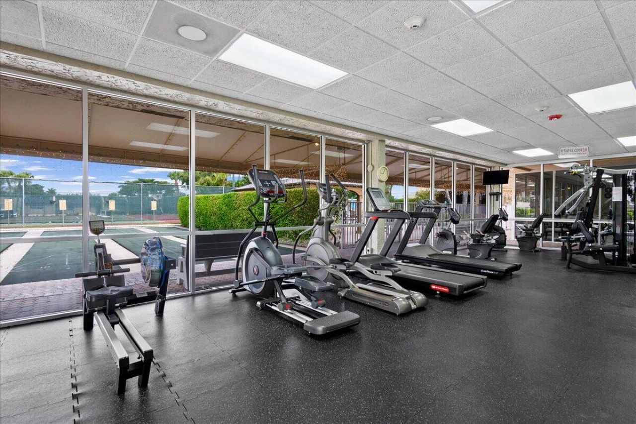 178 Lake Susan Lane, West Palm Beach, FL 33411 Photo