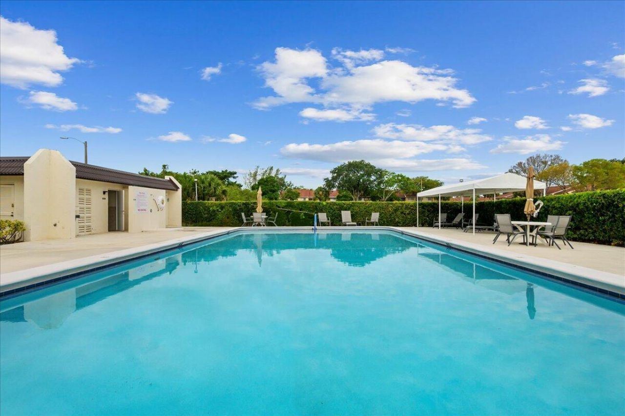 178 Lake Susan Lane, West Palm Beach, FL 33411 Photo