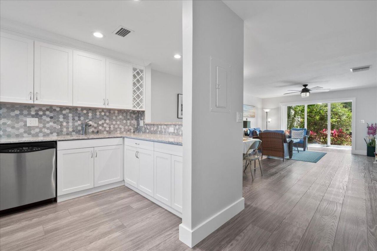 178 Lake Susan Lane, West Palm Beach, FL 33411 Photo