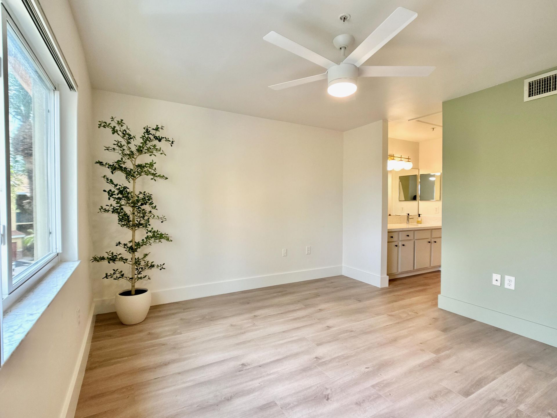 700 Scotia Drive, Unit 305, Hypoluxo, FL 33462 Photo
