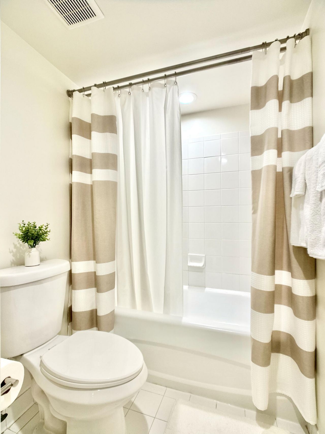 700 Scotia Drive, Unit 305, Hypoluxo, FL 33462 Photo
