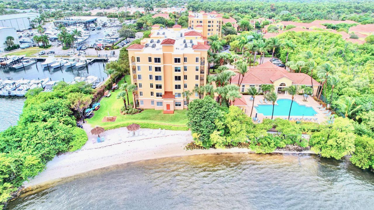 700 Scotia Drive, Unit 305, Hypoluxo, FL 33462 Photo
