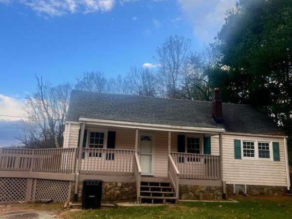 7030 Mount Chestnut RD , Roanoke, VA 24018