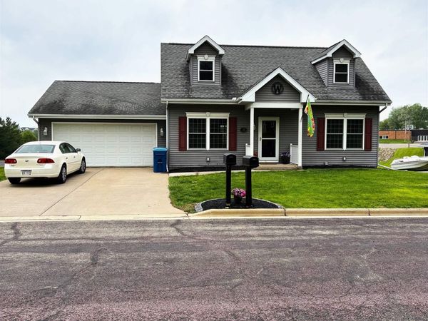 135 S Van Buren Street, Benton, WI 53803
