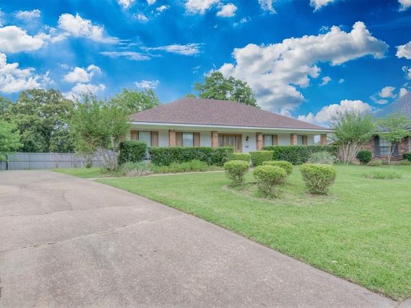 1407 Edgemont Circle , Bossier City, LA 71111