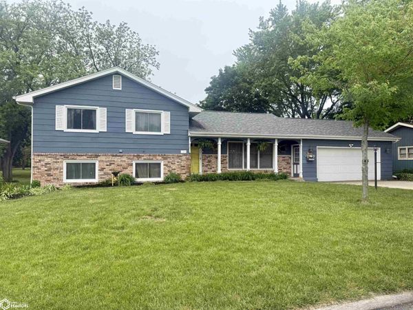 712 S Locust Street, Jefferson, IA 50129