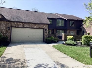 122 Hidden Ridge, Amherst, NY 14221