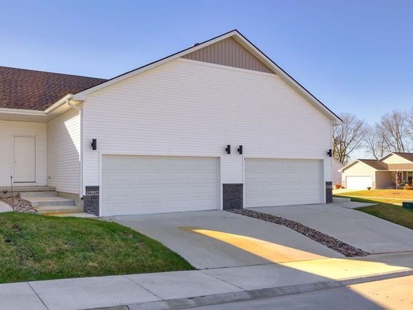 5649 Ponderosa Drive, Pleasant Hill, IA 50327