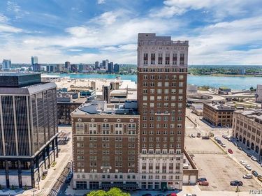 525 W LAFAYETTE Boulevard, Detroit, MI 48226