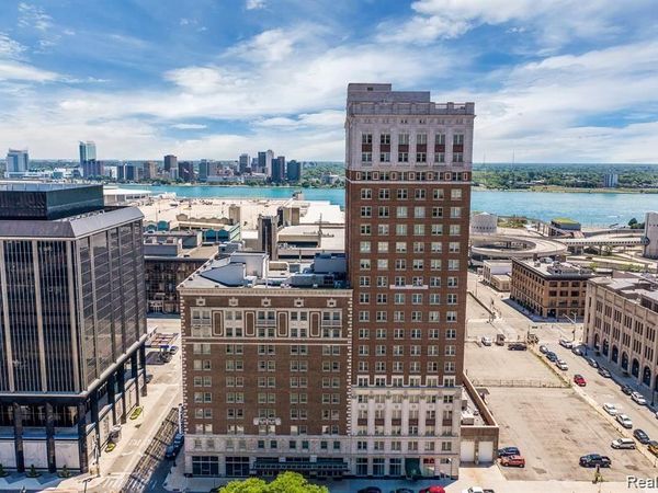 525 W LAFAYETTE Boulevard, Detroit, MI 48226