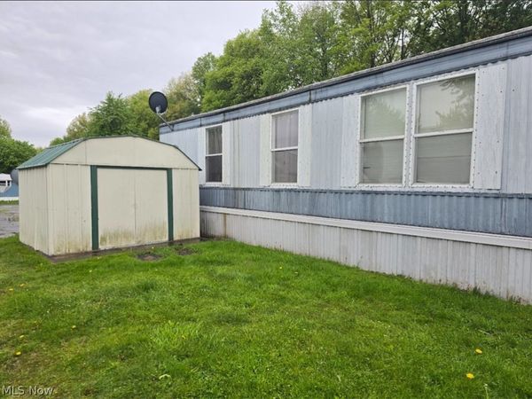 65 Cedarwood Drive , Beloit, OH 44609