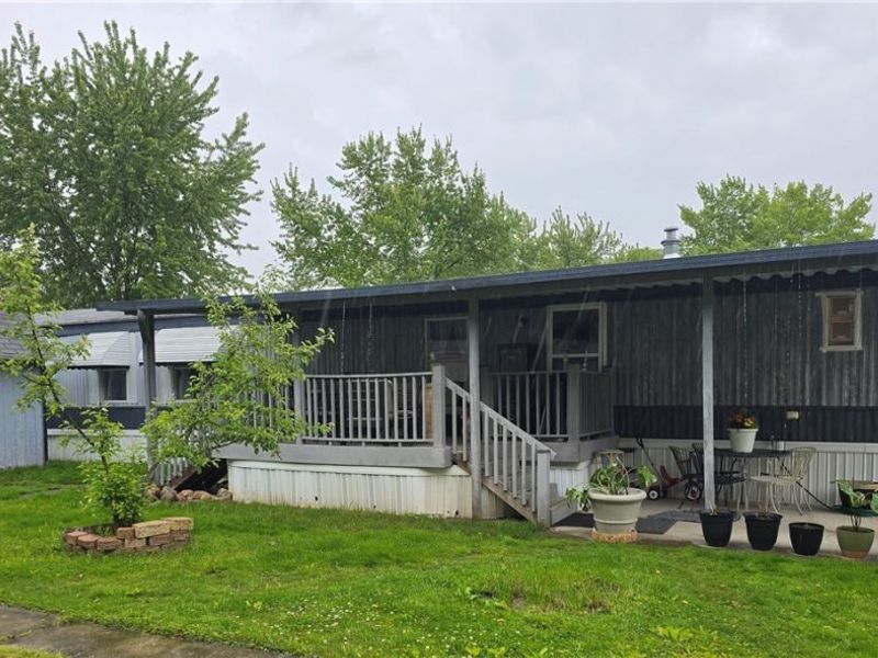 42 Redwood Drive, Beloit, OH 44609 Photo 1