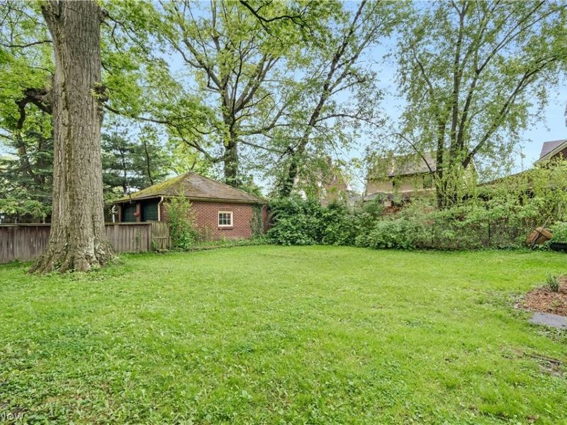 443 Madera Avenue, Youngstown, OH 44504 Photo 9