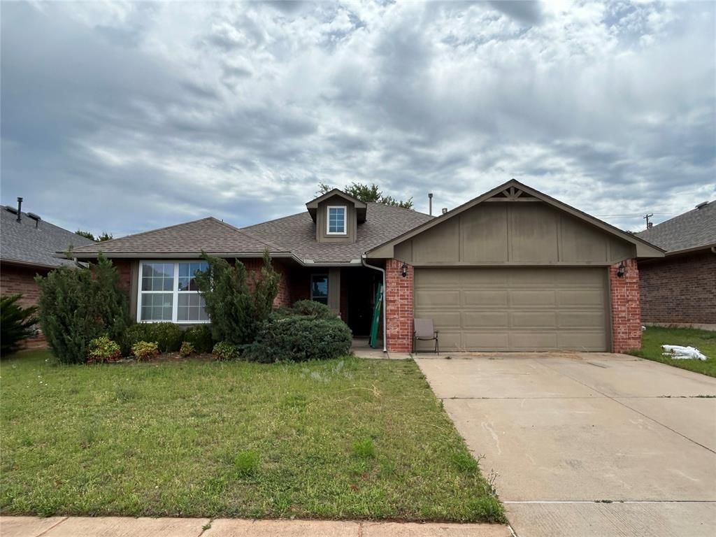 2324 Turtlewood River Road, Midwest City, OK 73130 Main Photo