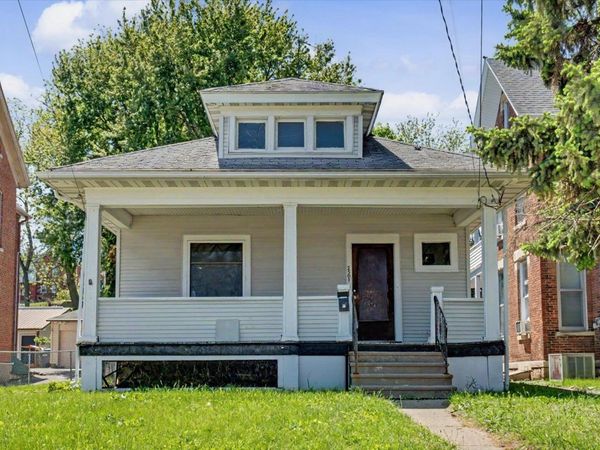 2501 Central Avenue, Dubuque, IA 52001