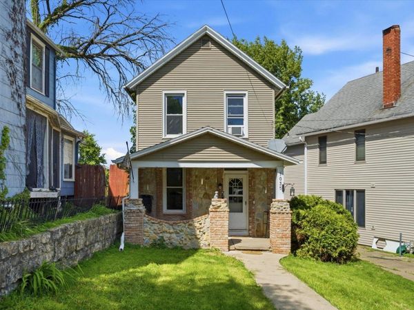 1035 W 5th Street, Dubuque, IA 52001
