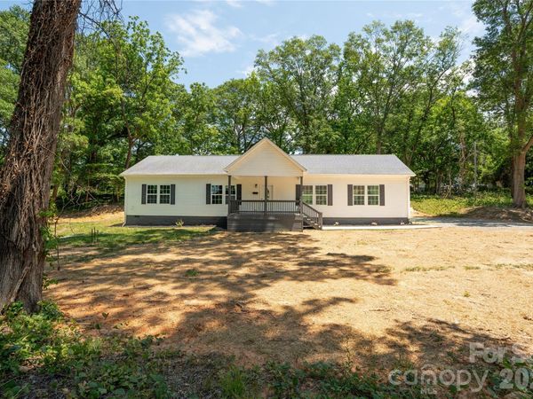 103 E WILKINS Street, Dallas, NC 28034