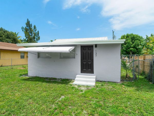 137 SW 9th Avenue, Delray Beach, FL 33444