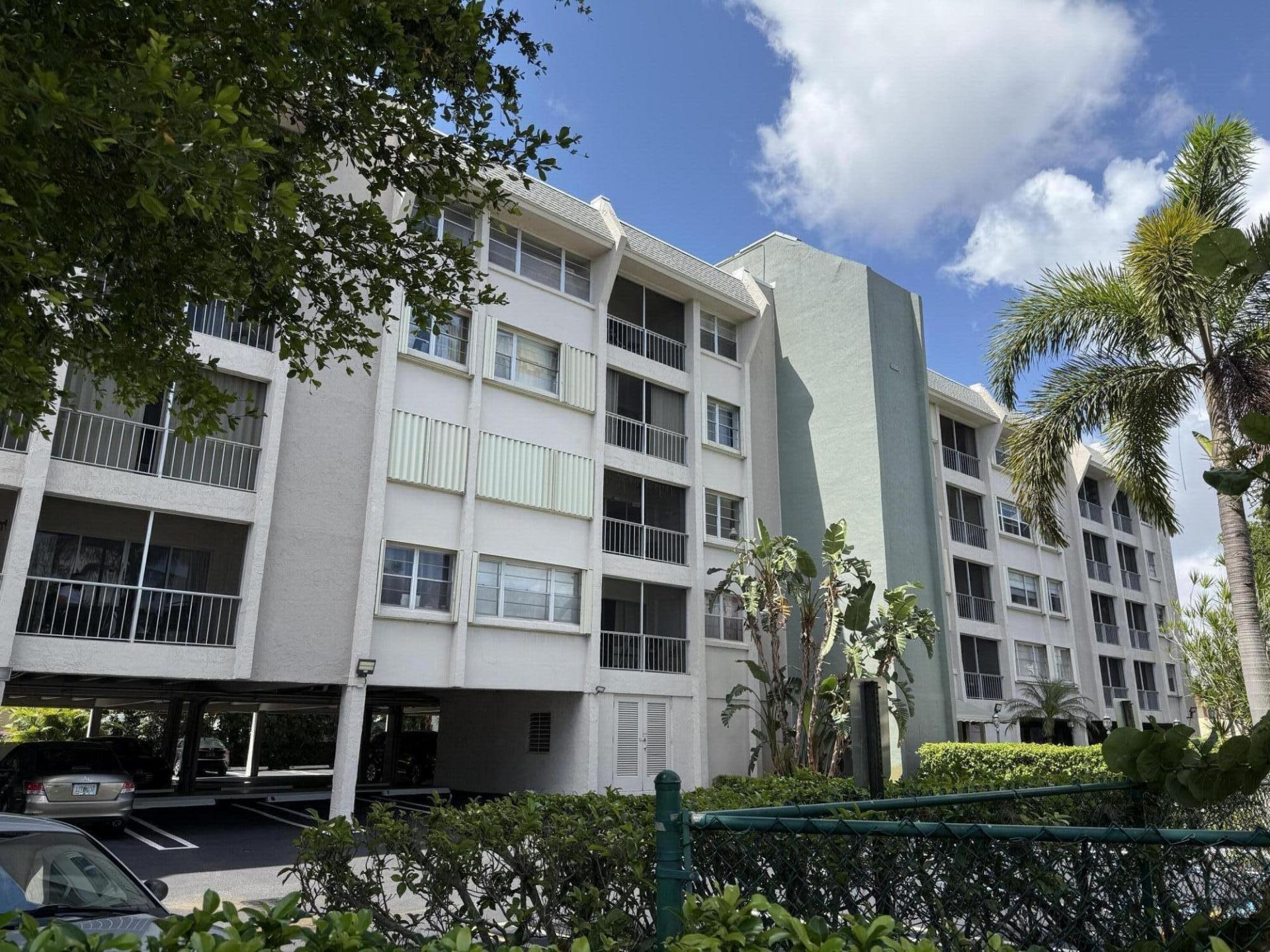 505 Spencer Drive, Unit 410, West Palm Beach, FL 33409 Photo