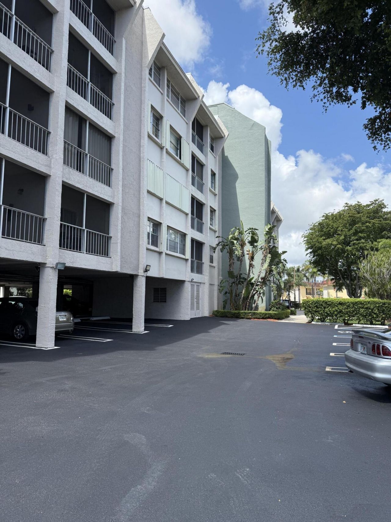 505 Spencer Drive, Unit 410, West Palm Beach, FL 33409 Photo