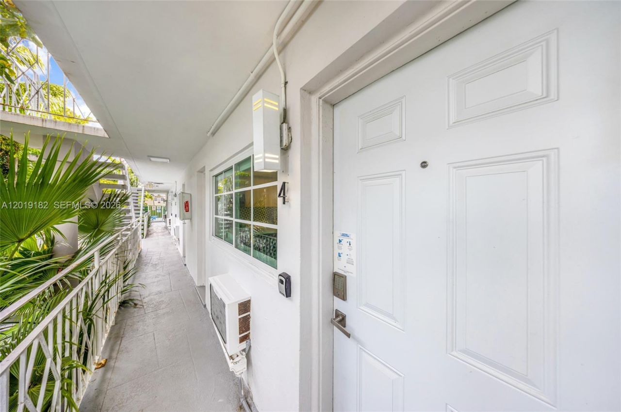 7830 Abbott Ave , Miami Beach, FL 33141 Photo