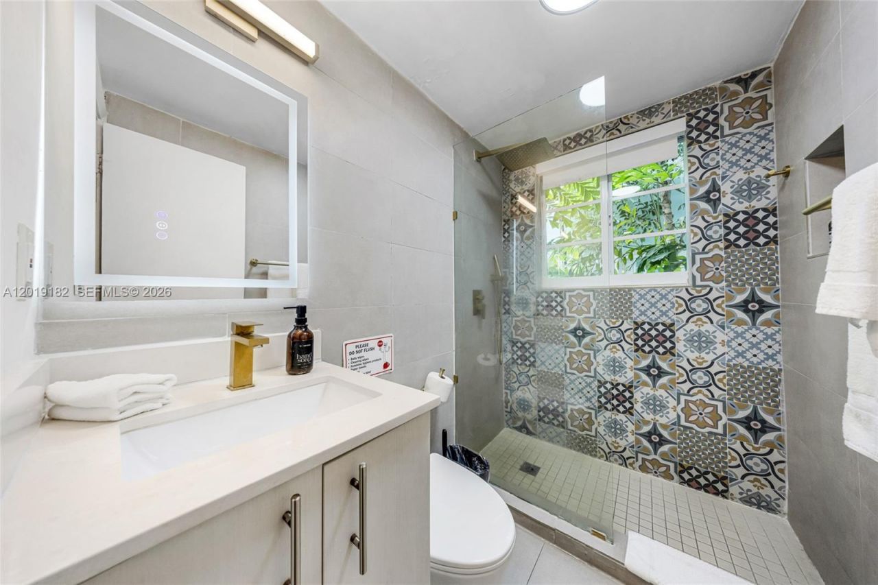 7830 Abbott Ave , Miami Beach, FL 33141 Photo